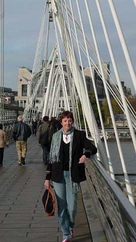 Millenium Bridge-Cyn.JPG